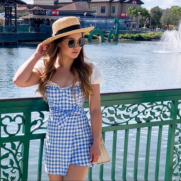 Meet your posher, Lori! - Picture 2 of 3